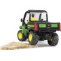 BRUDER 02490 John Deere Gator XUV 855D set s figurkou řidiče